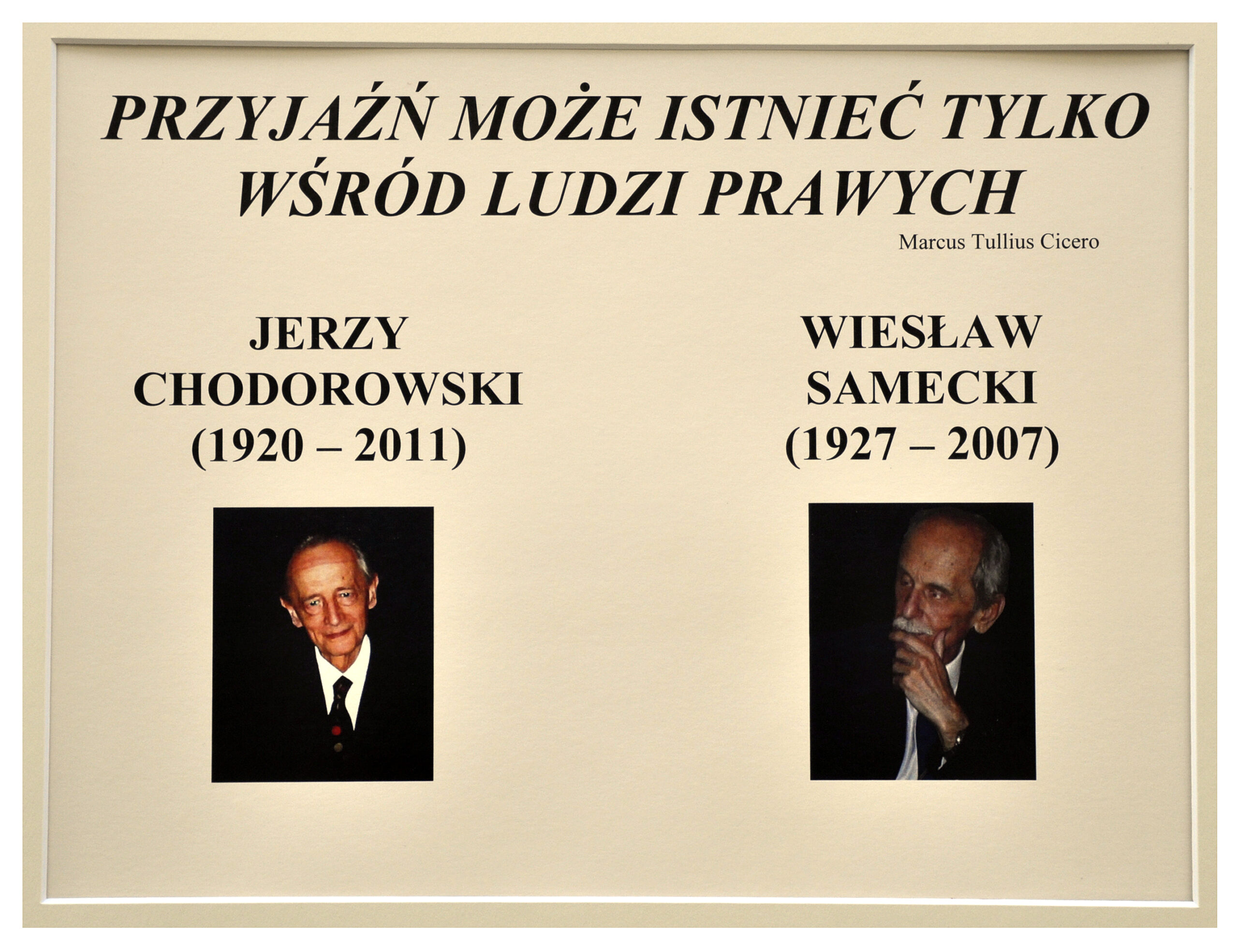 Zdjęcia z wystawy upamiętniającej Jerzego Chodorowskiego i Wiesława Sameckiego