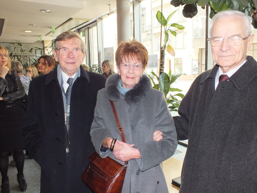 Zdjęcia z wystawy upamiętniającej prof. Stysia