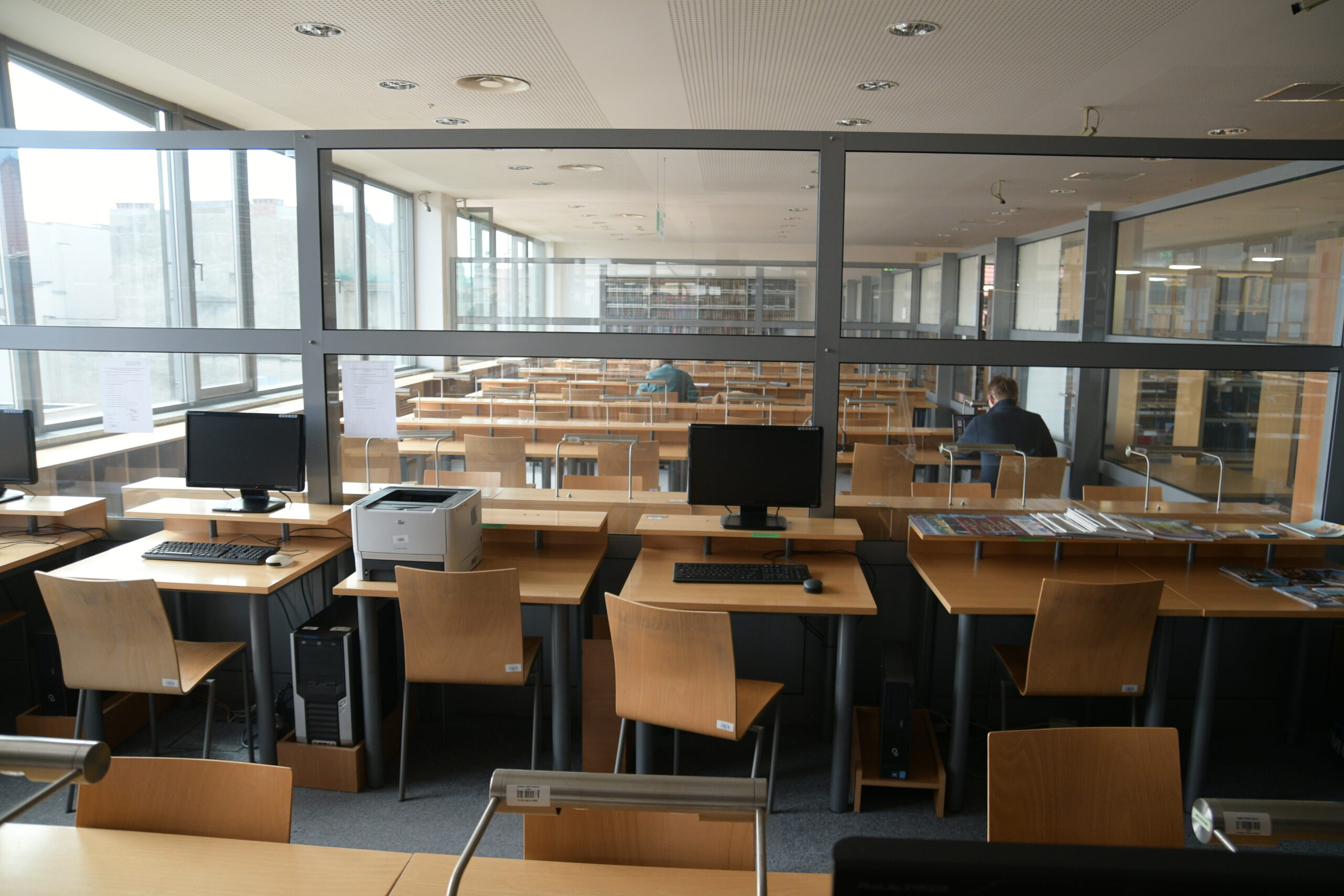 wnętrza biblioteki Wydziału Prawa Uniwersytetu Wrocławskiego